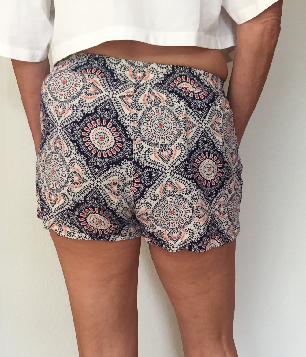 Only Mädchen Viskose Shorts Gr.XS weiß bunt