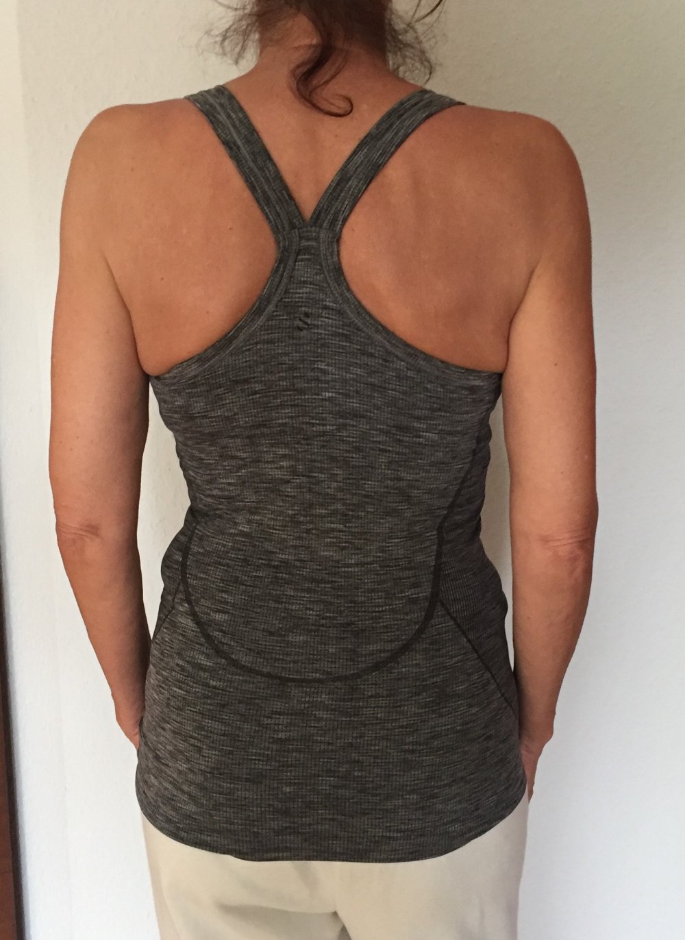 H&M Sport Top mit eingenähtem BH Gr.S Feinripp grau