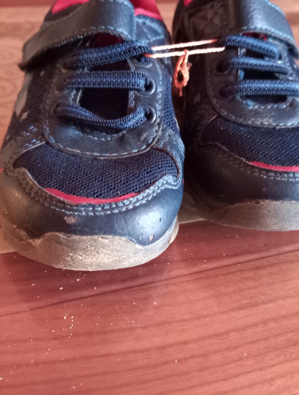Turnschuhe Gr. 25