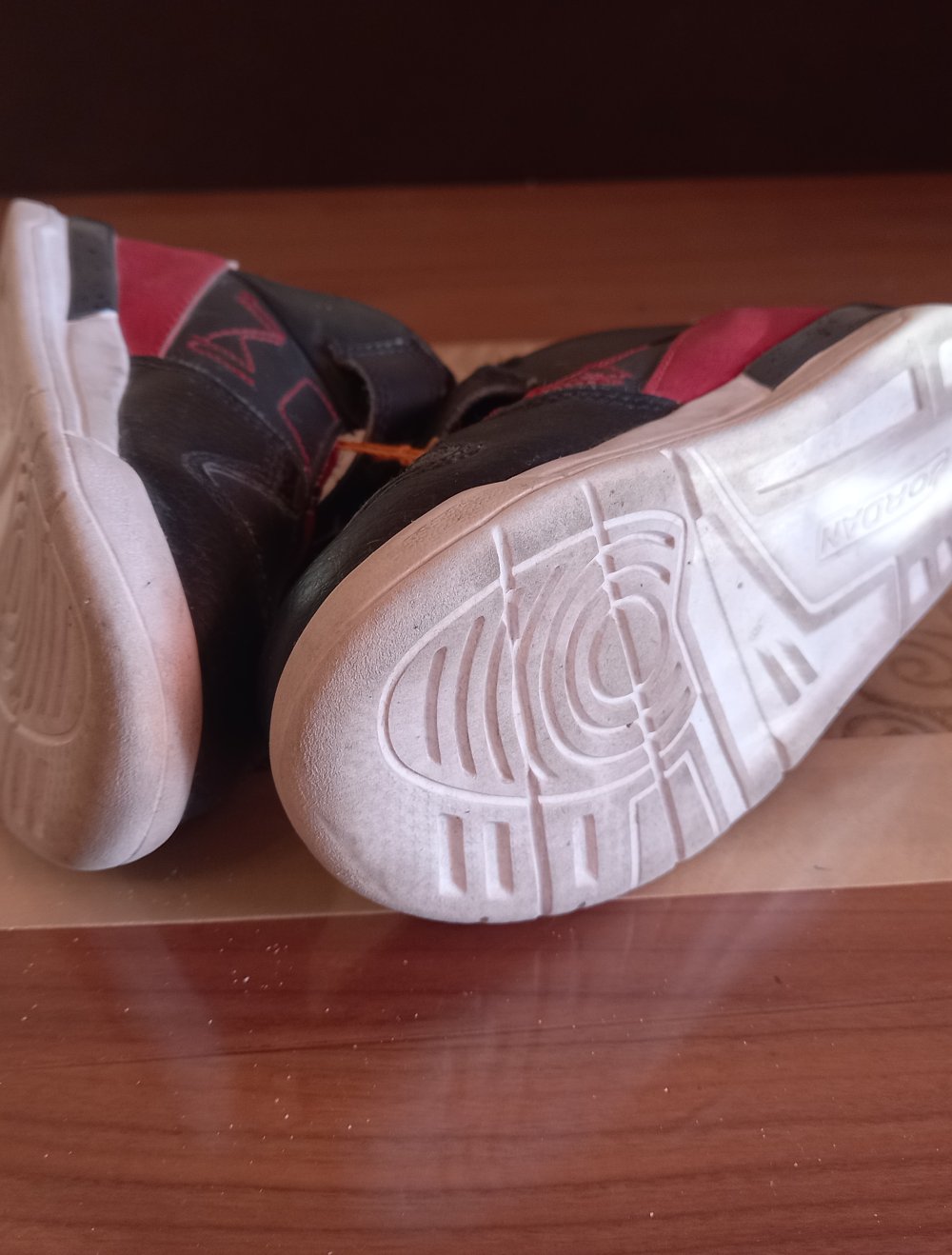 Jordan Turnschuhe Gr. 26