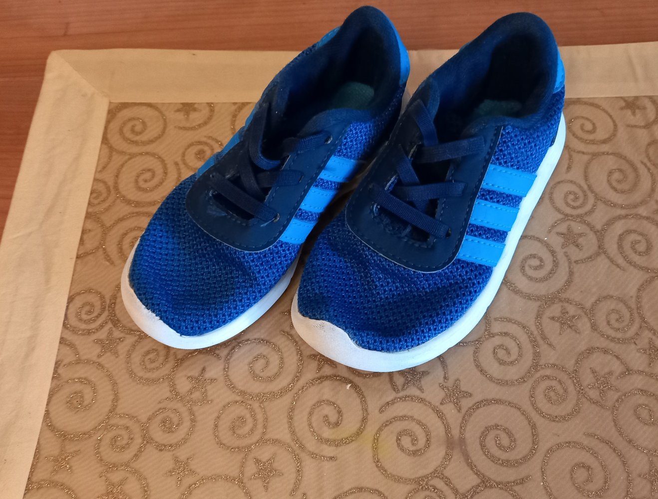Turnschuhe Gr. 26