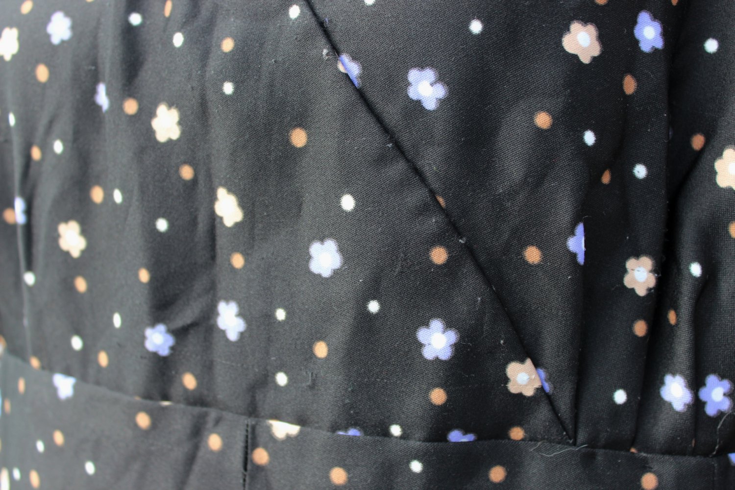 schwarzes langes True Vintage Kleid mit Blumen und Punktemuster, ca. Größe 42-44, Unikat, Maxikleid