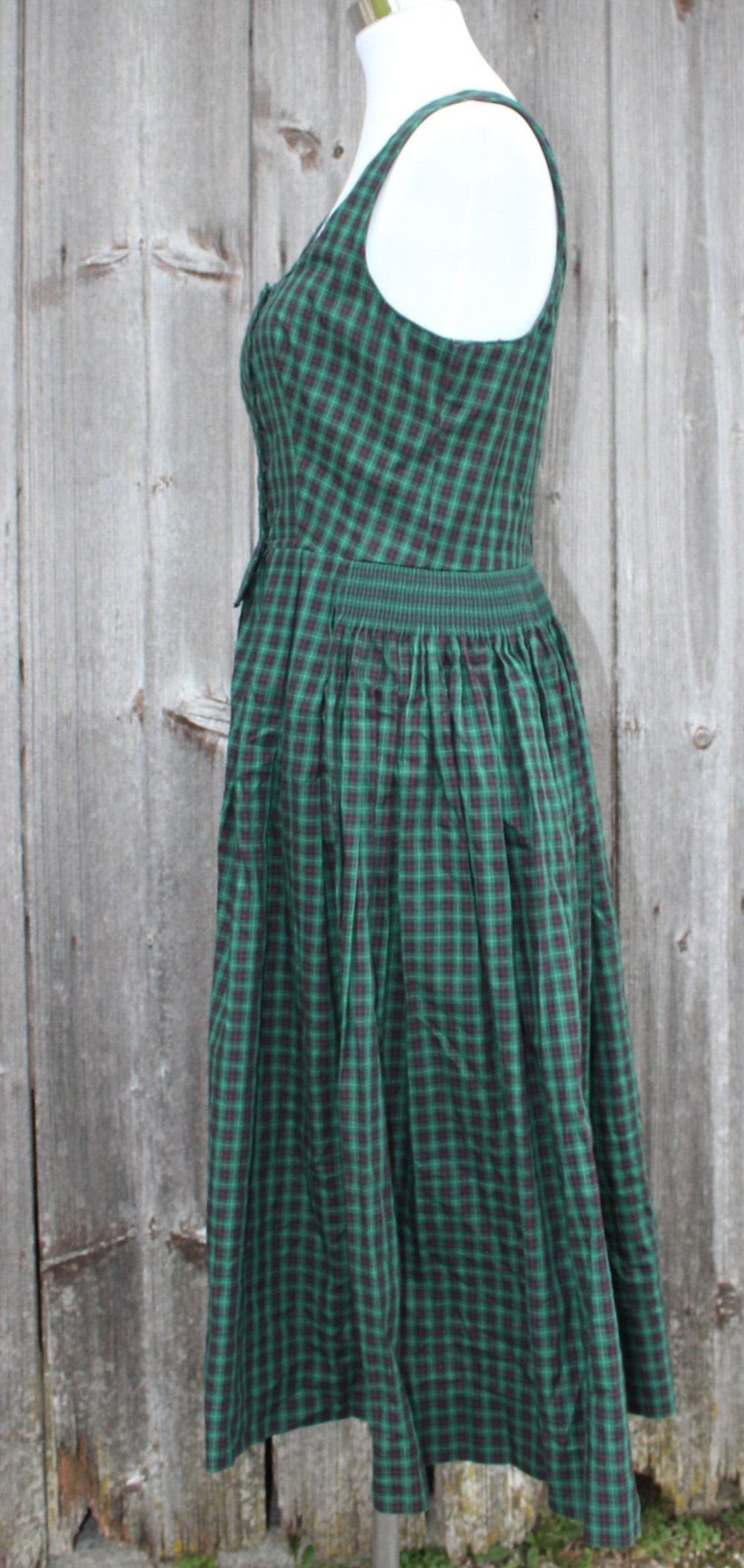 schwarz grün rot kariertes True Vintage Dirndl, Werkstätte Beurle, ca. Größe 40
