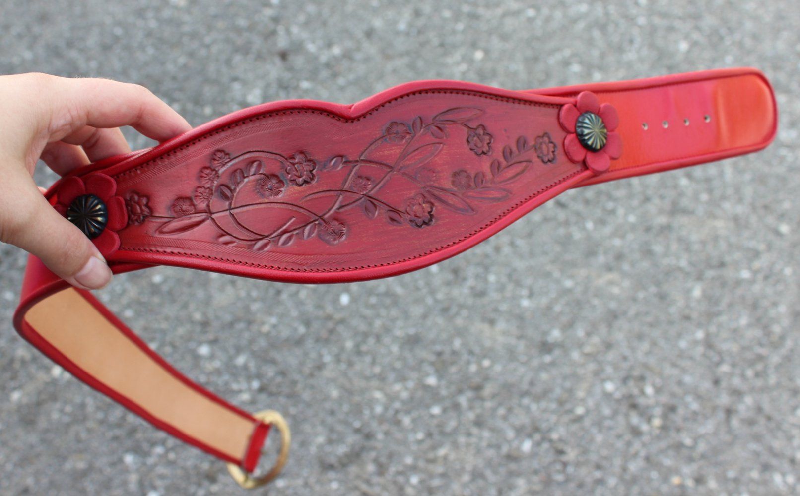 dunkelroter breiter True Vintage Gürtel mit Prägung, 85 cm lang, zum Dirndl? Tracht?