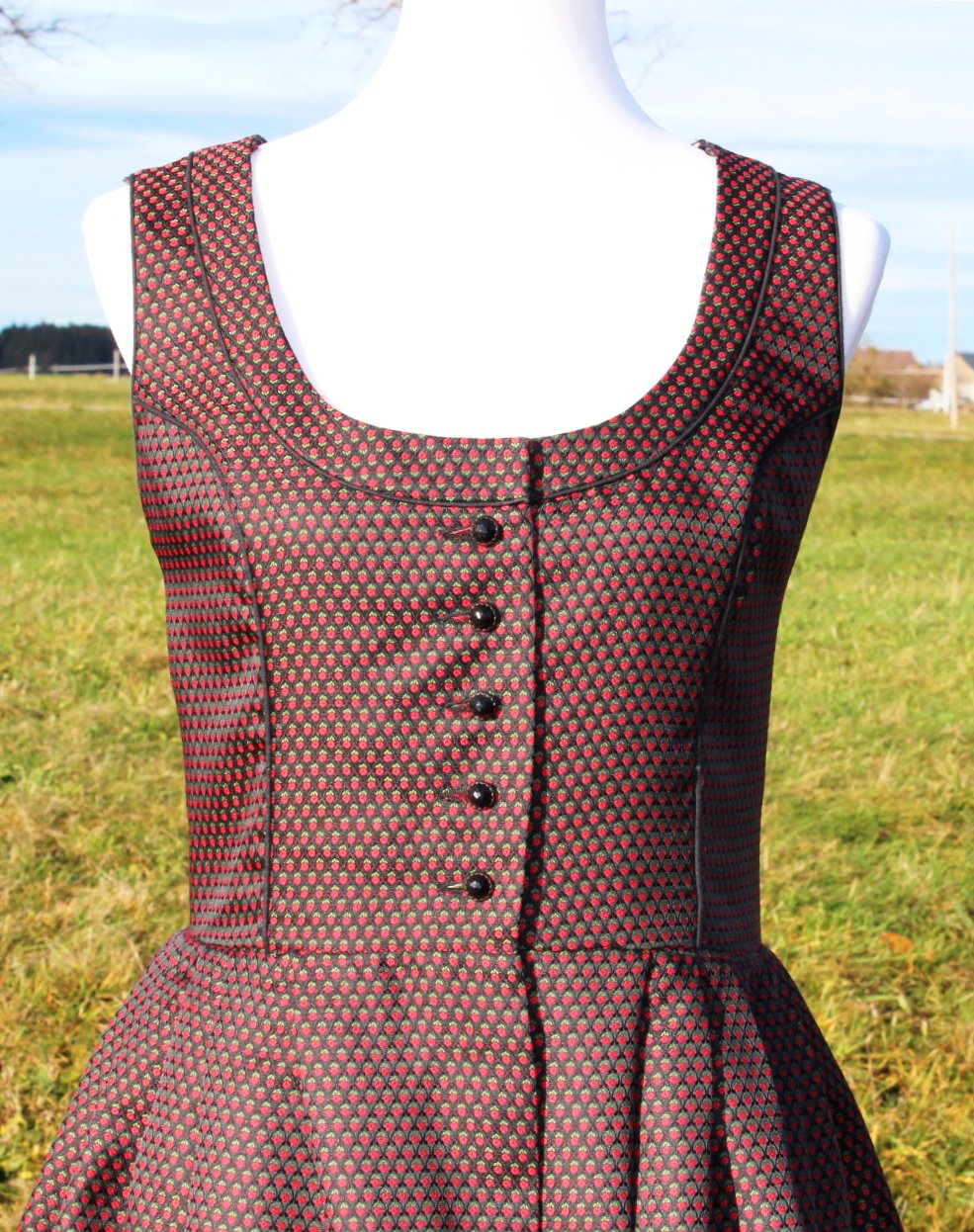 schwarzes True Vintage Dirndl mit Rosenmuster, ca. Größe 38, komplett mit Schürze, Festtagstracht