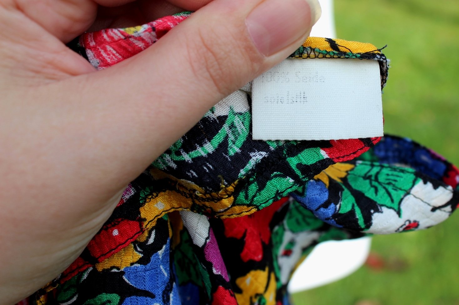 schwarz bunte True Vintagebluse mit Blumenmuster, reine Seide, ca. Größe 40, S modell, Seidenbluse