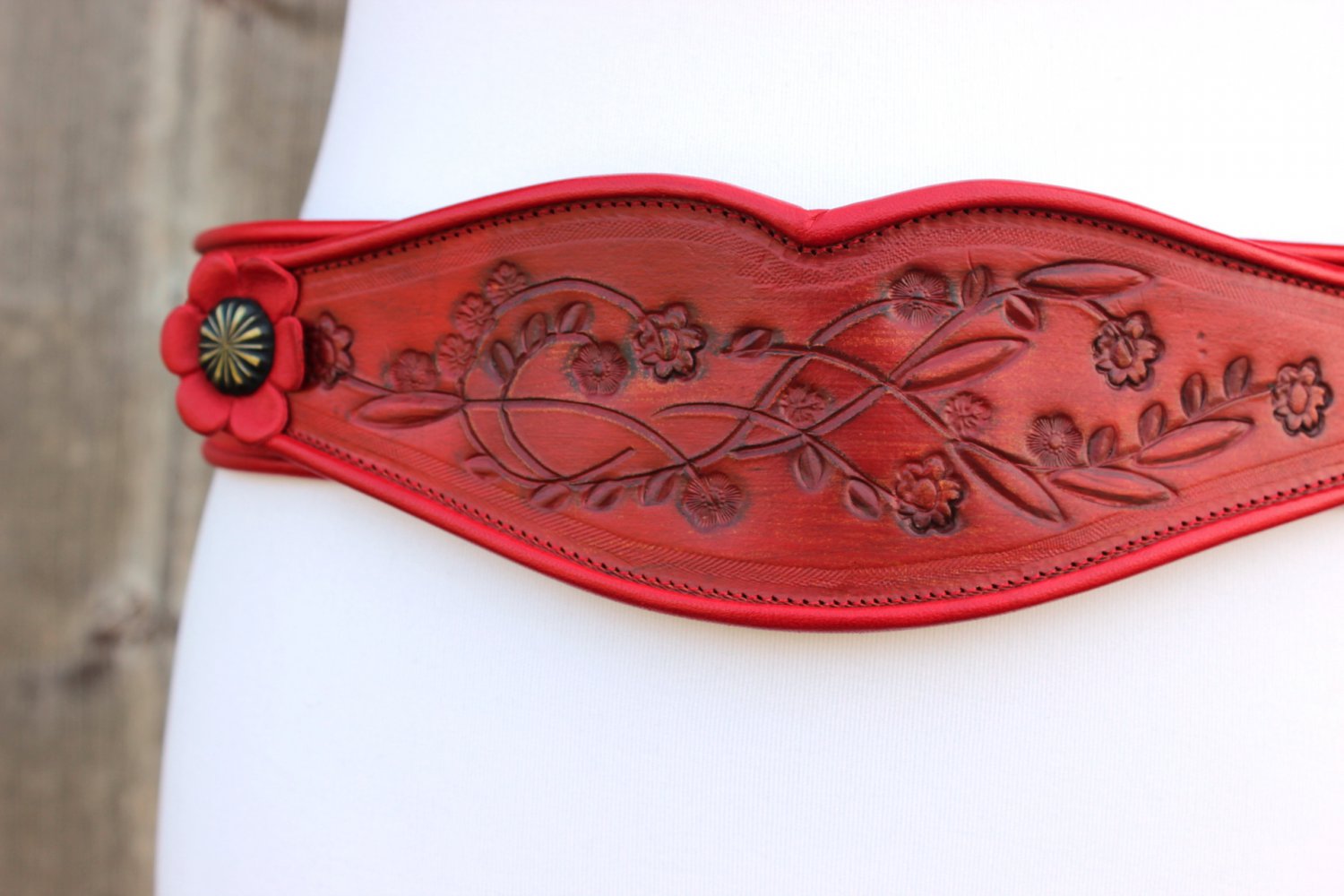 dunkelroter breiter True Vintage Gürtel mit Prägung, 85 cm lang, zum Dirndl? Tracht?