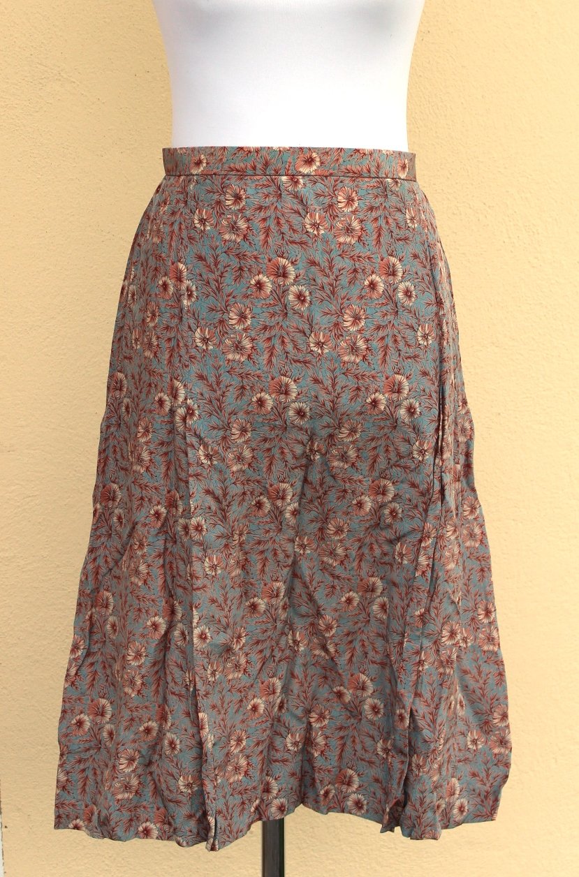 grauer Vintage Rock mit Blumenmuster, Unikat, ca. Größe 42