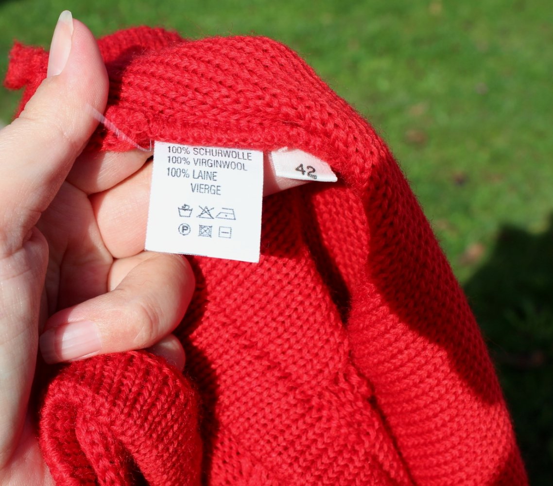 rote True Vintage Trachten Stickjacke, h.moser, ca. Größe 38-40, Strickweste, Trachtenweste