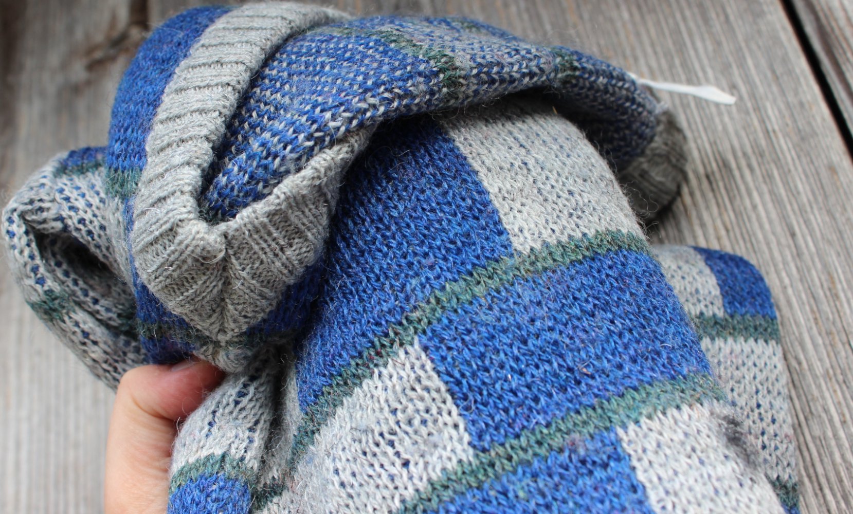 grau blau und dunkelgrüner True Vintage Oversize Pullover, geometrisches Muster, Größe S