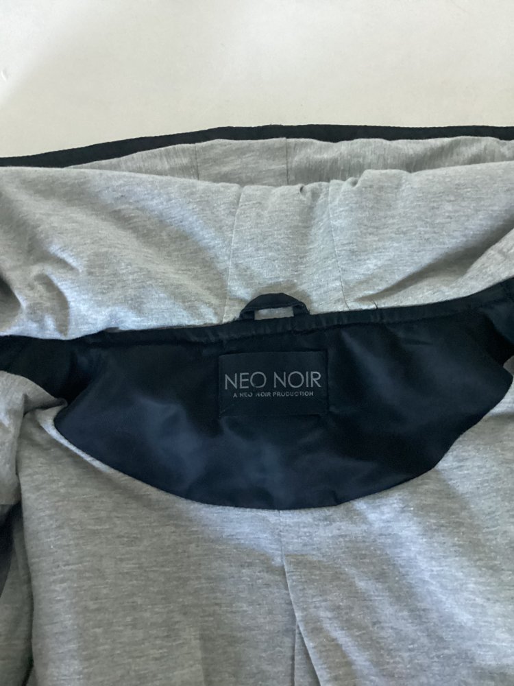Jacke Neo Noir Gr. 36 schwarz wie neu