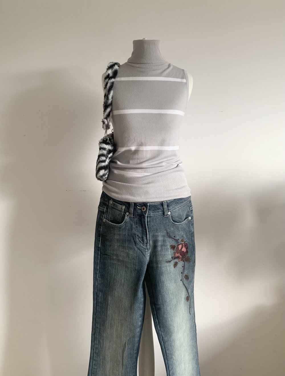 hellgrau weiß gestreiftes y2k retro vintage Feinstrick Rollkragentop