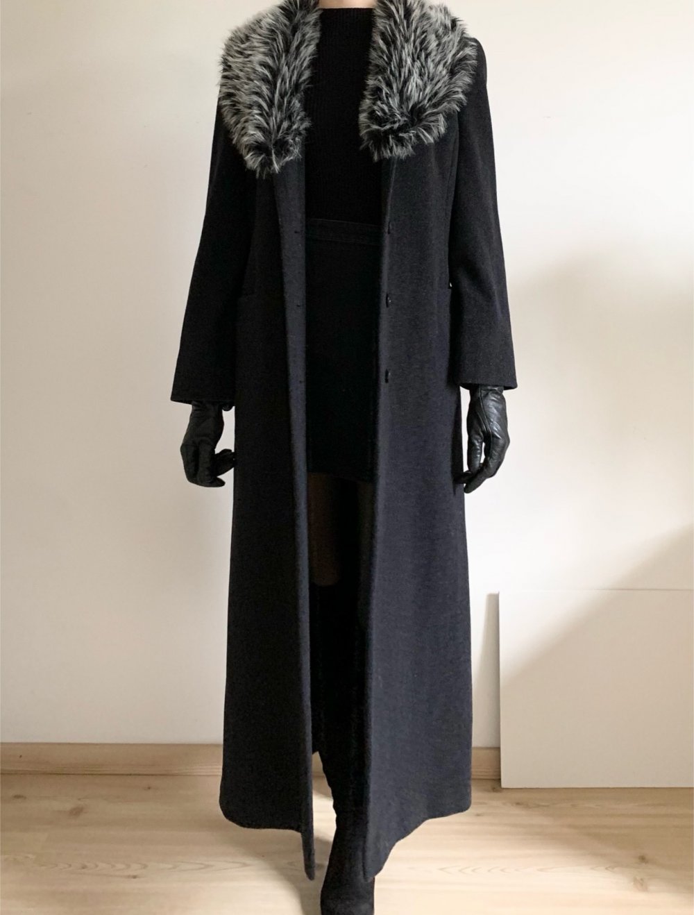 bezaubernder langer exklusiverVintage Retro y2k schwarz grauer Wollmantel mit Webpelzkragen