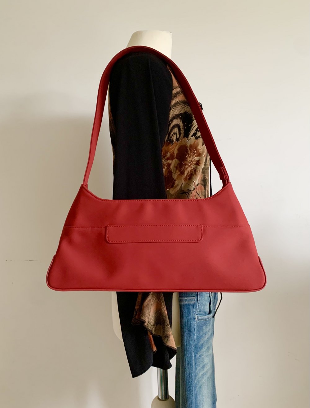 hochwertige knallrote y2k 2000 vintage retro Handtasche baguettebag länglich