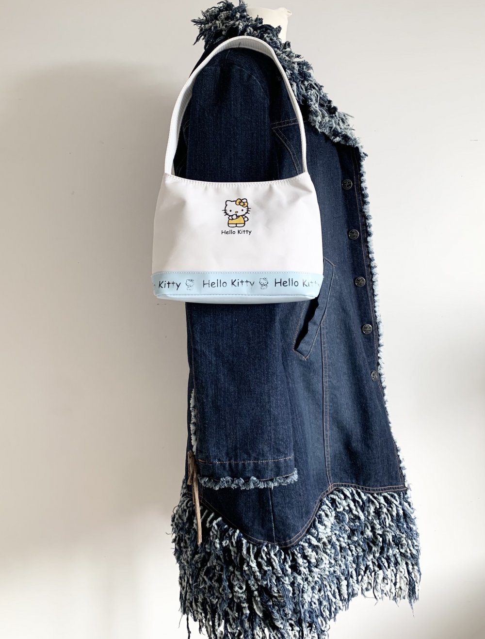 süße hellblau weiße hello kitty retro y2k Handtasche
