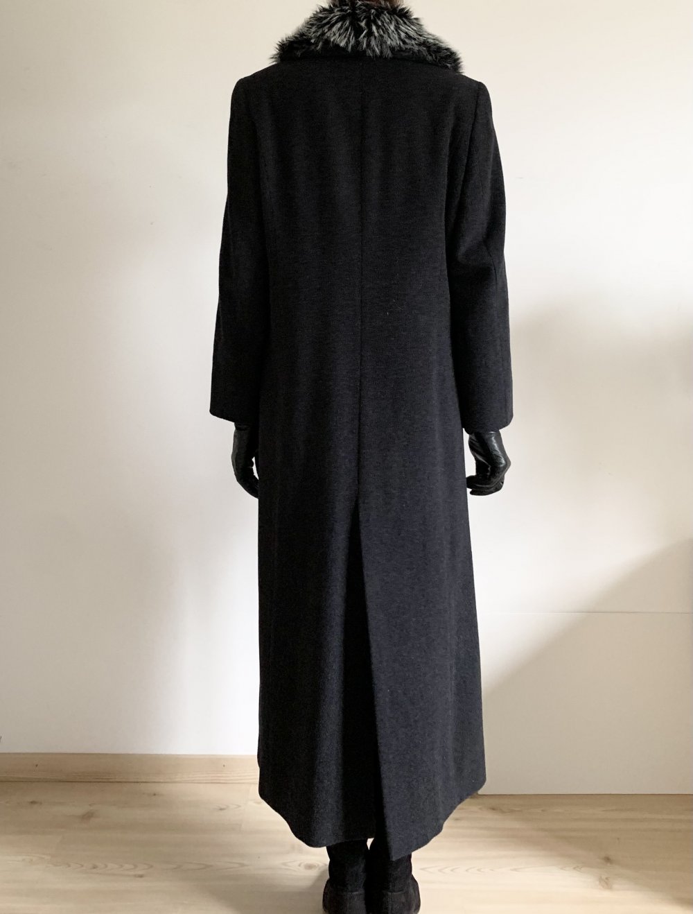 bezaubernder langer exklusiverVintage Retro y2k schwarz grauer Wollmantel mit Webpelzkragen
