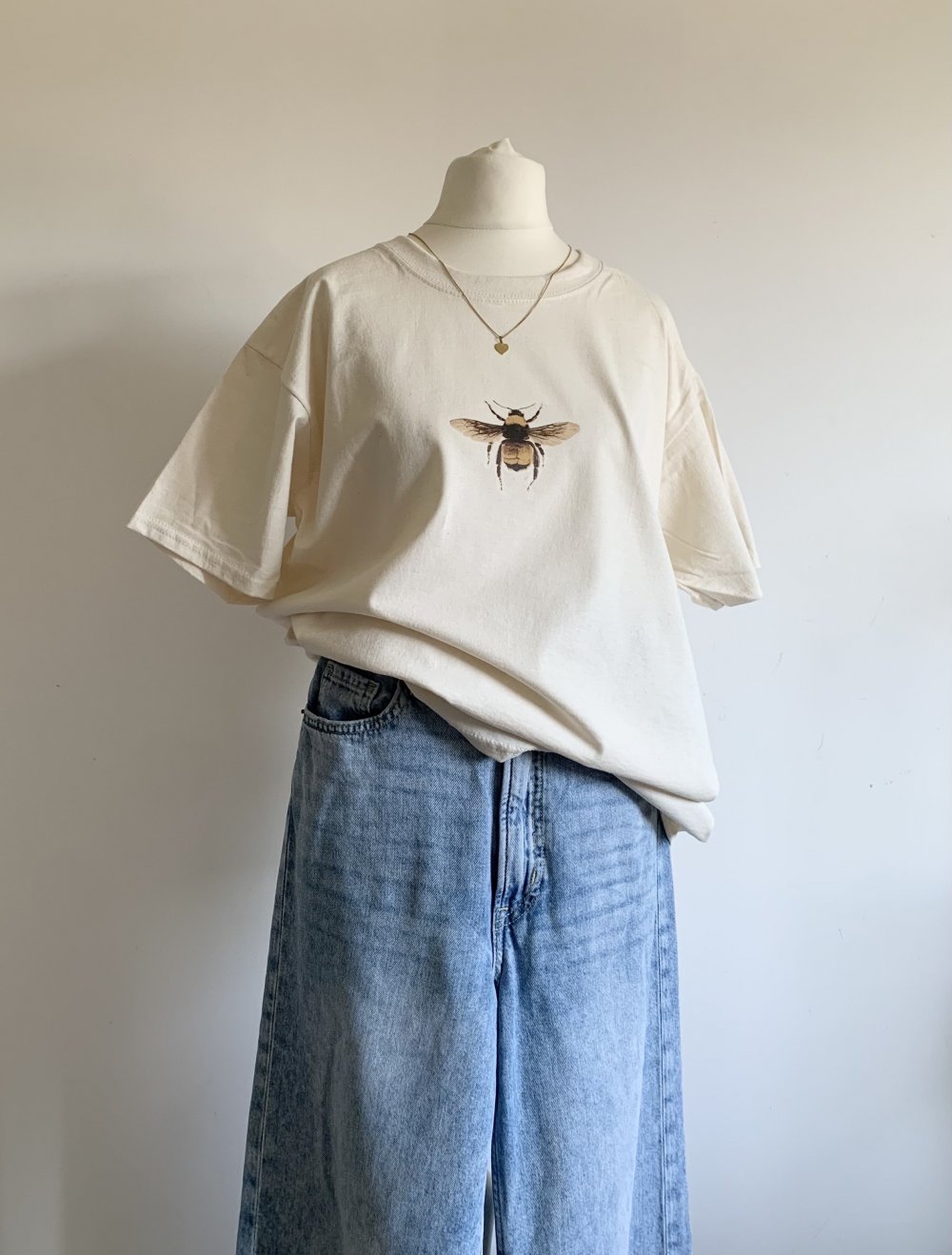 100% Baumwolle natur beiges T-Shirt oversize Biene Hummel Insekt