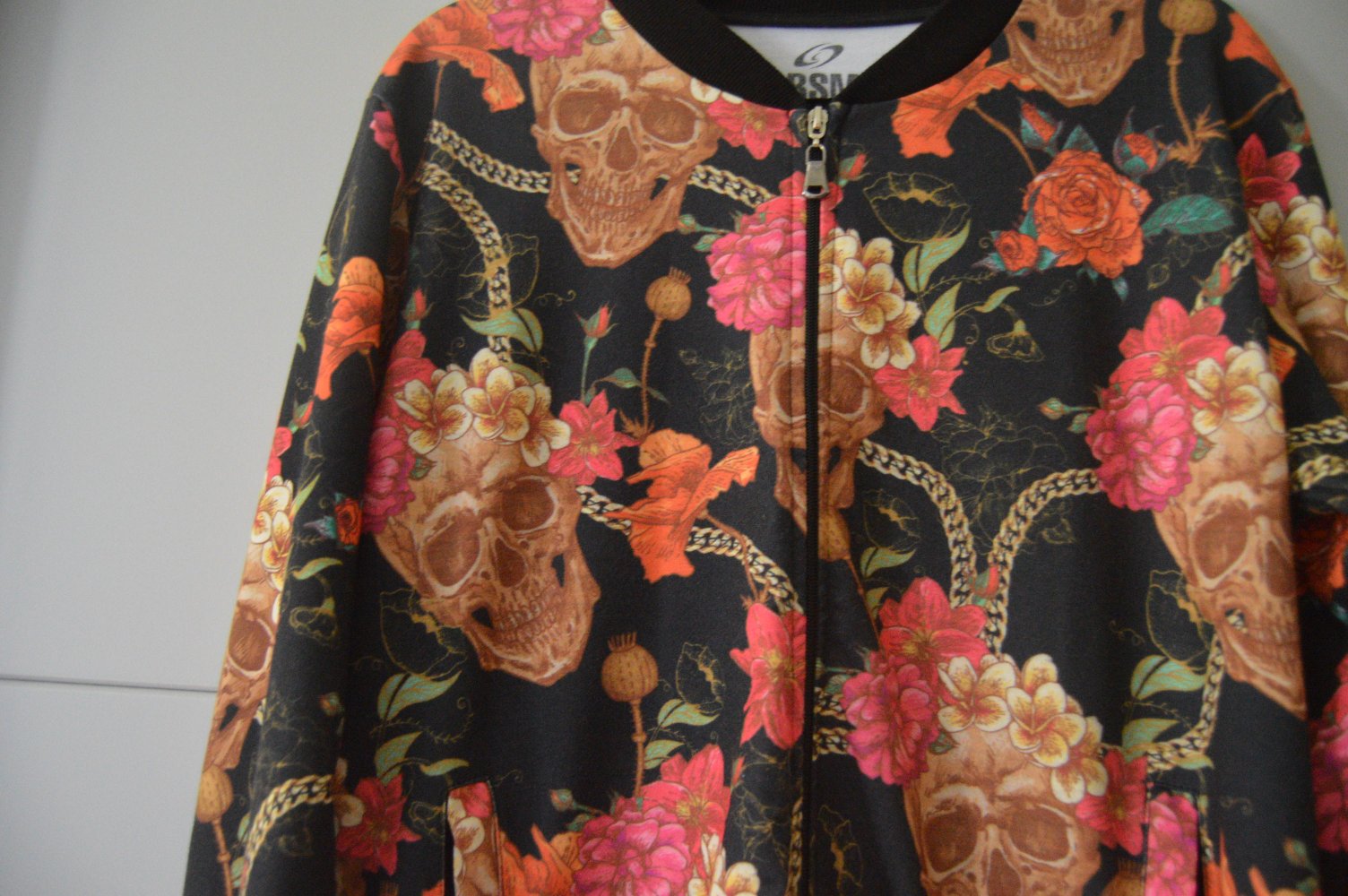 tolle zipperjacke mit totenköpen gothic gr.L