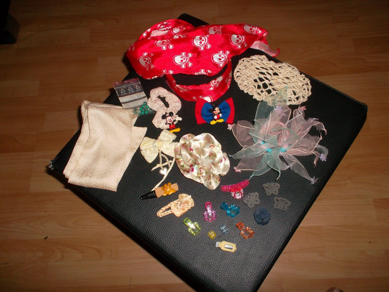 schöner verschiedener haarschmuck.über 20 teile,sehr gut erhalten