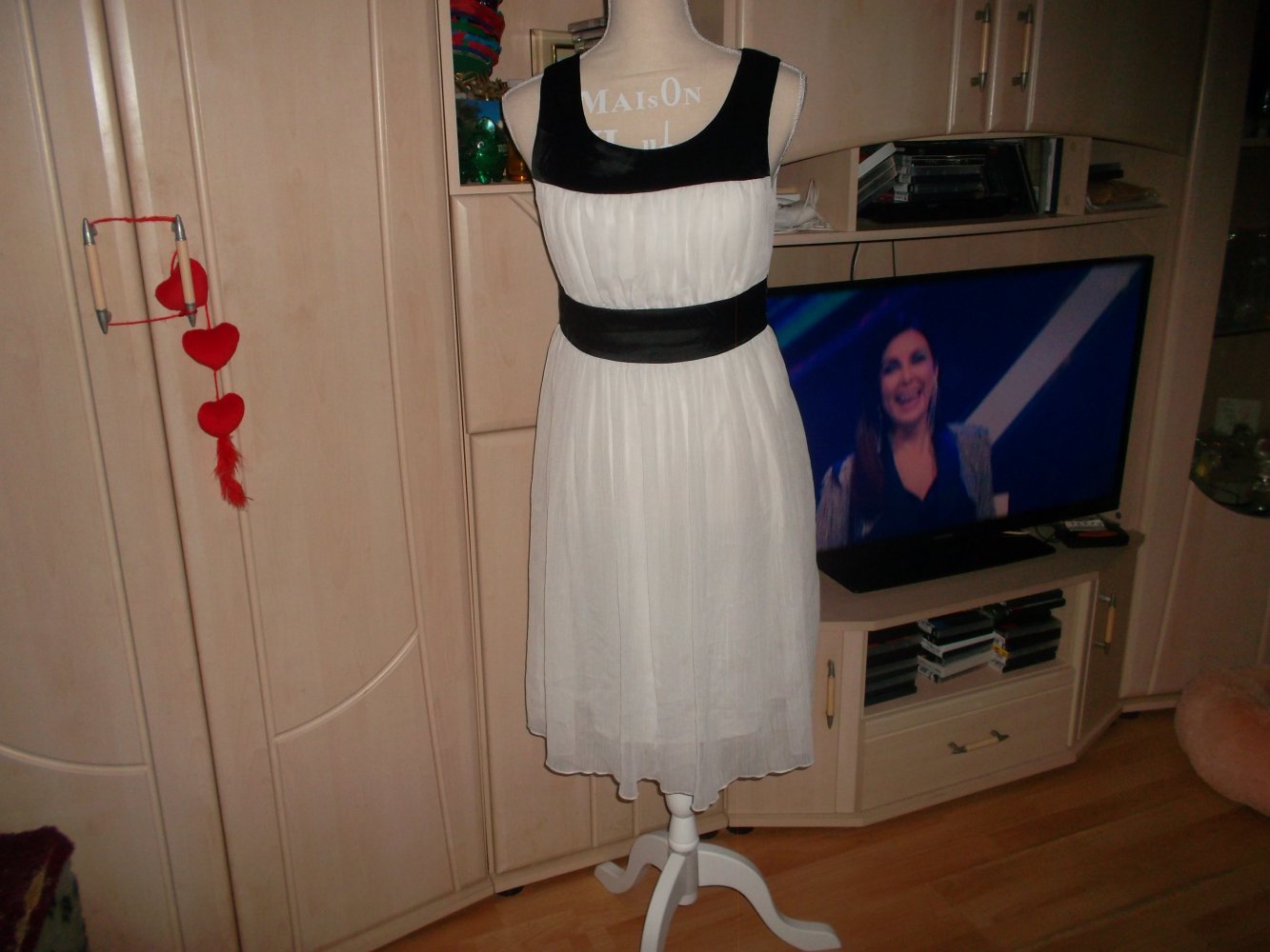 neu,schönes kleid ,gr. 38.von b.p.c.,weiß/schwarz