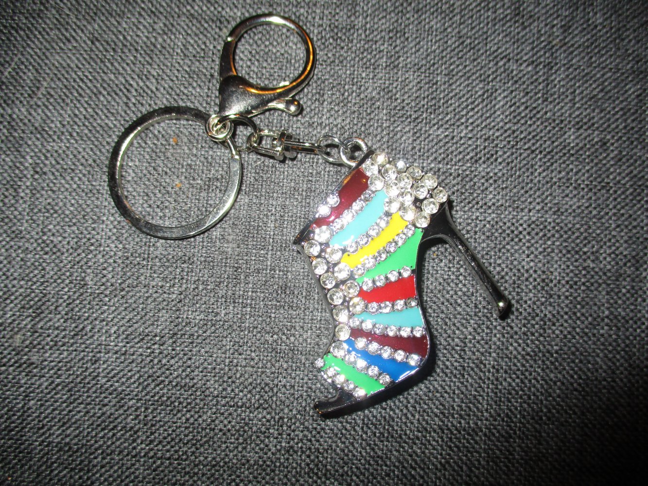 neu, toller (schlüssel) anhänger, high heels, silberfarben, bunt