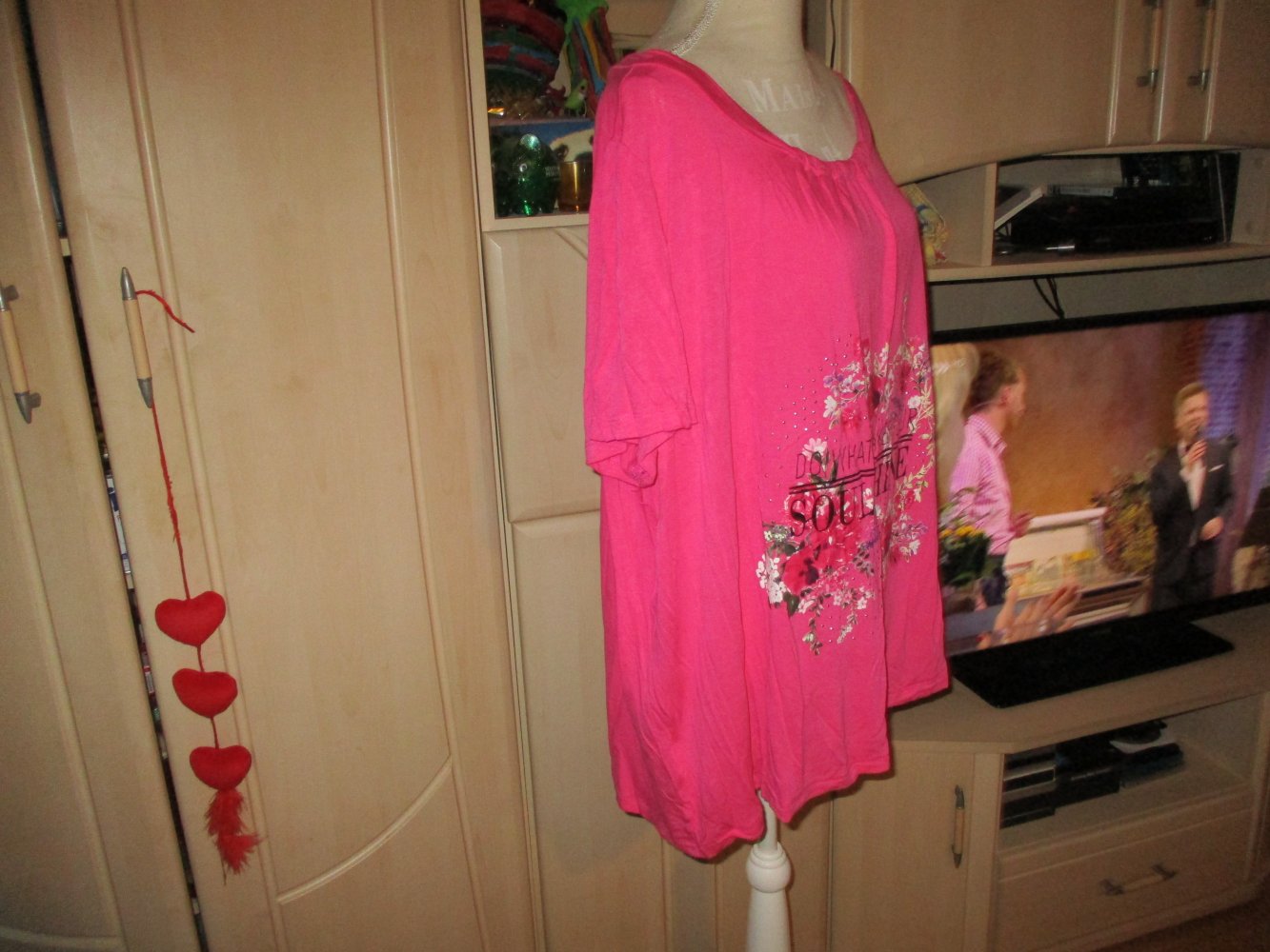 neu,t-shirt,pink.blumenmuster,grösse 50,von janina,glitzer,steinchen,spruch