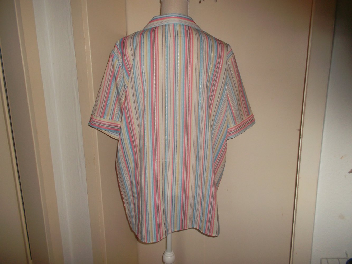 neue schicke sommerbluse,gr,xxl,kurzarm,bunte längliche streifen