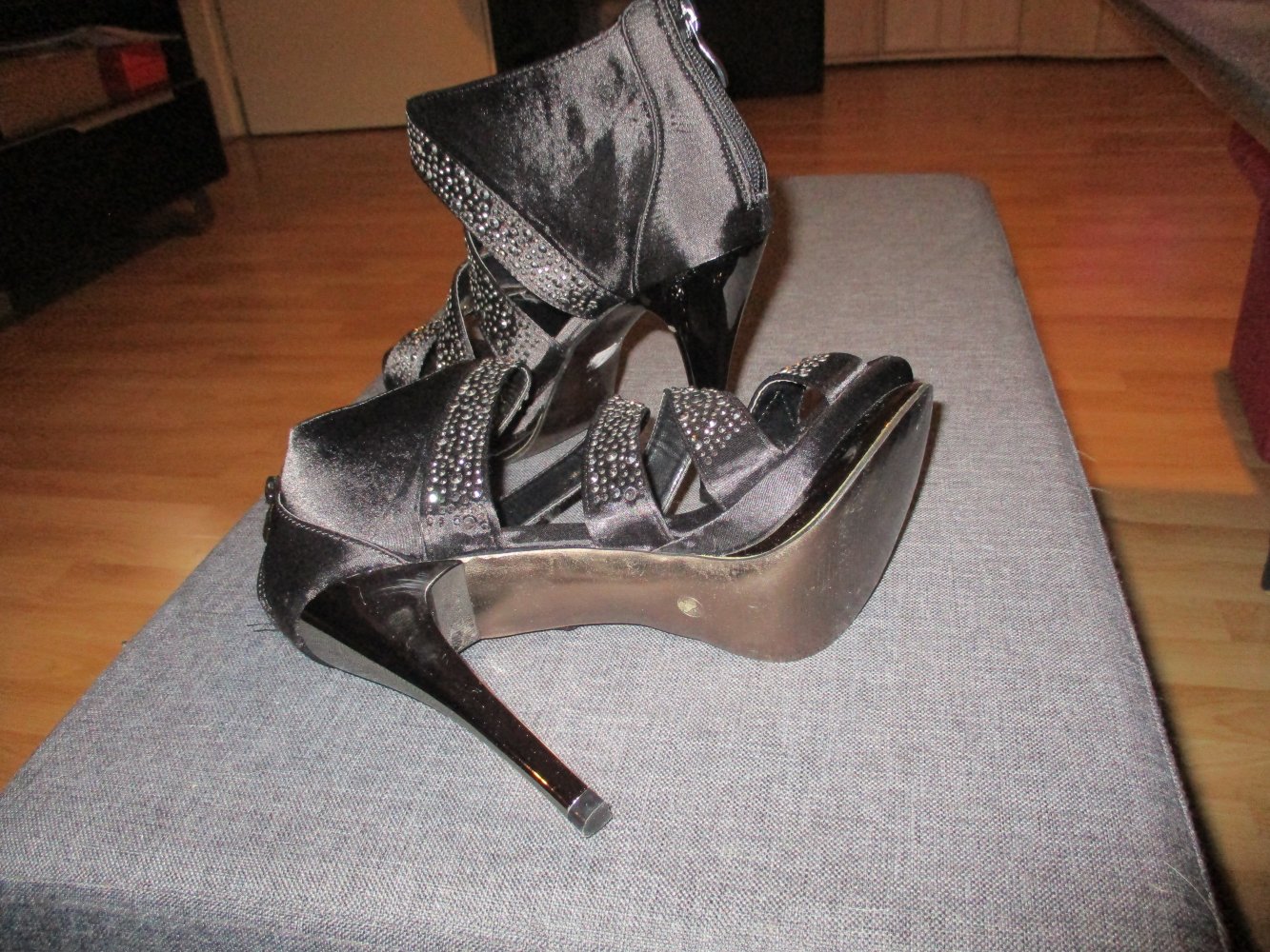neue high heels,gr 38,schwarz,silber steinchen,reißverschluss