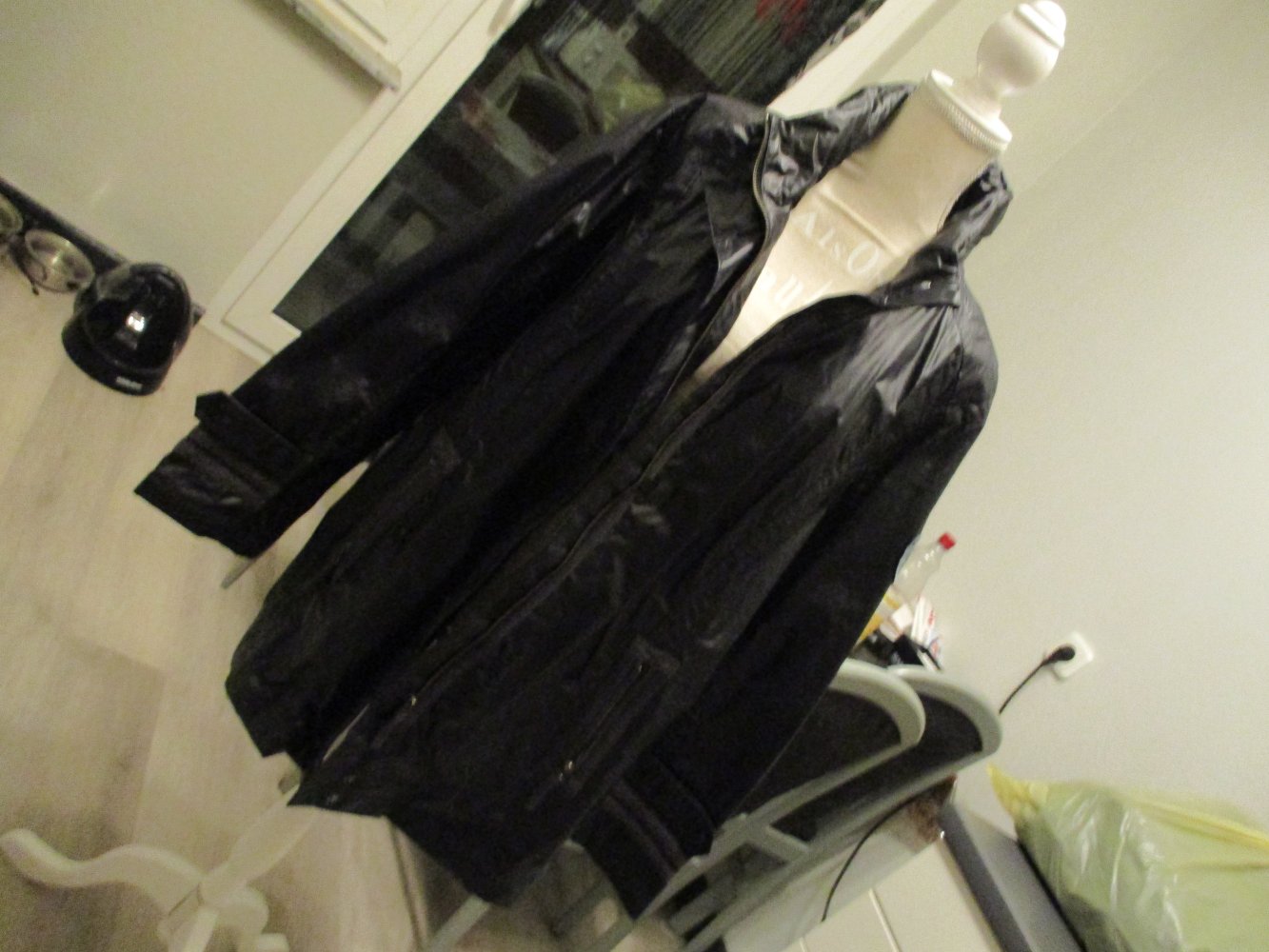 tolle neue longjacke,s.oliver,schwarz,gr 52,kaputze,reißverschluss,knöpfe