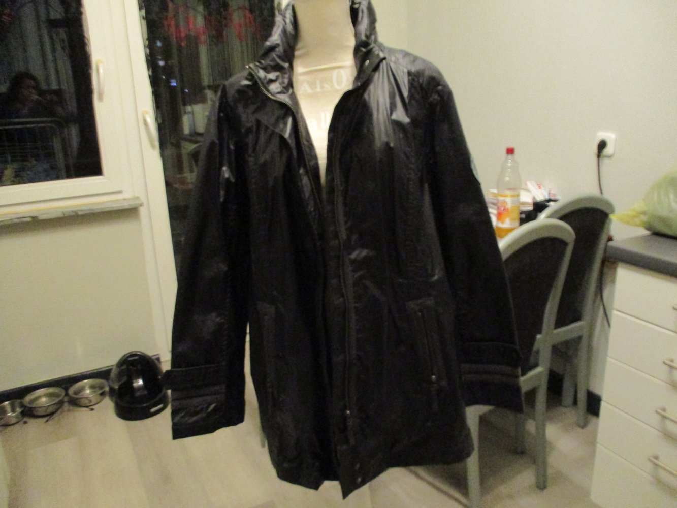 tolle neue longjacke,s.oliver,schwarz,gr 52,kaputze,reißverschluss,knöpfe