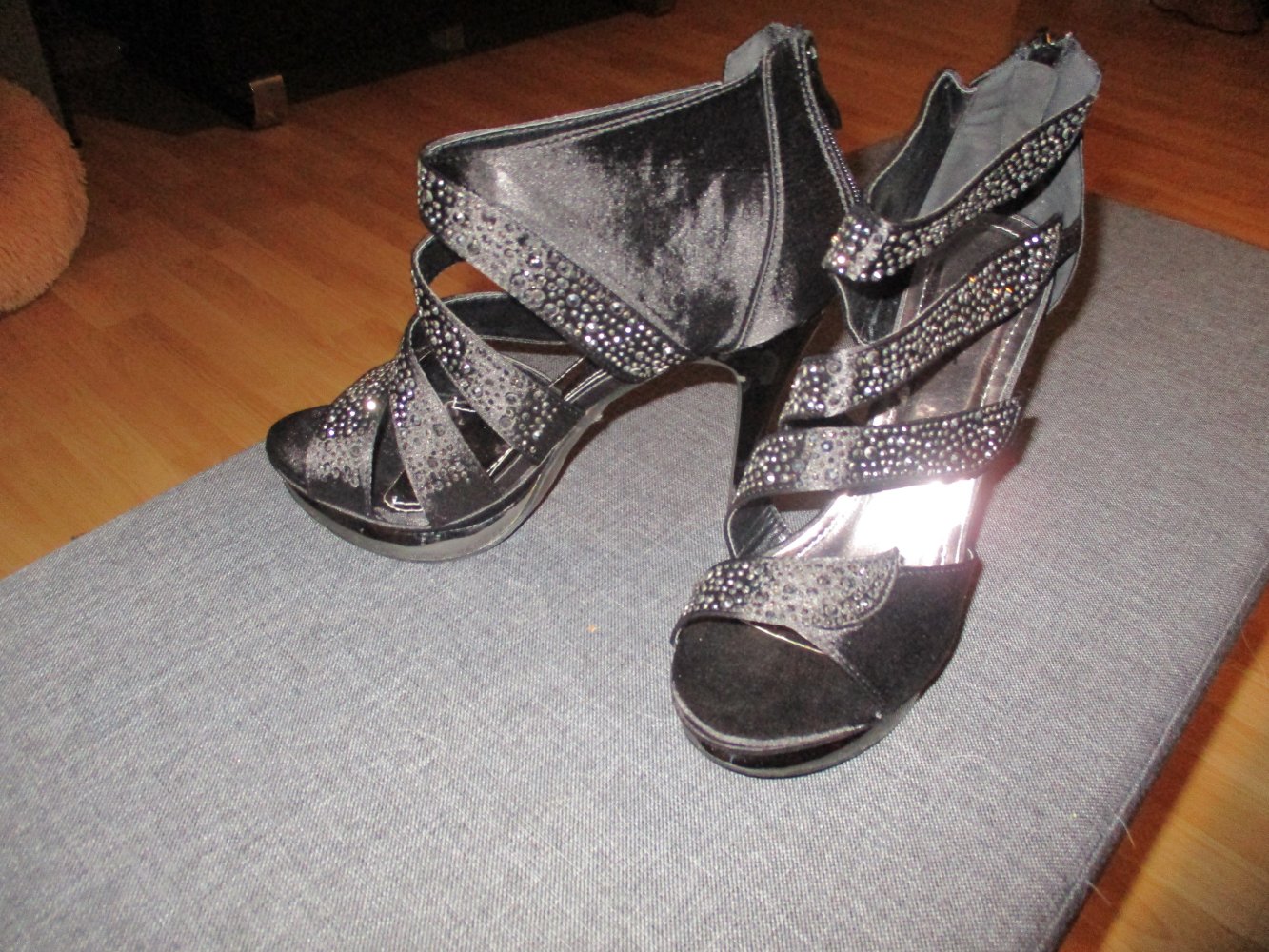 neue high heels,gr 38,schwarz,silber steinchen,reißverschluss
