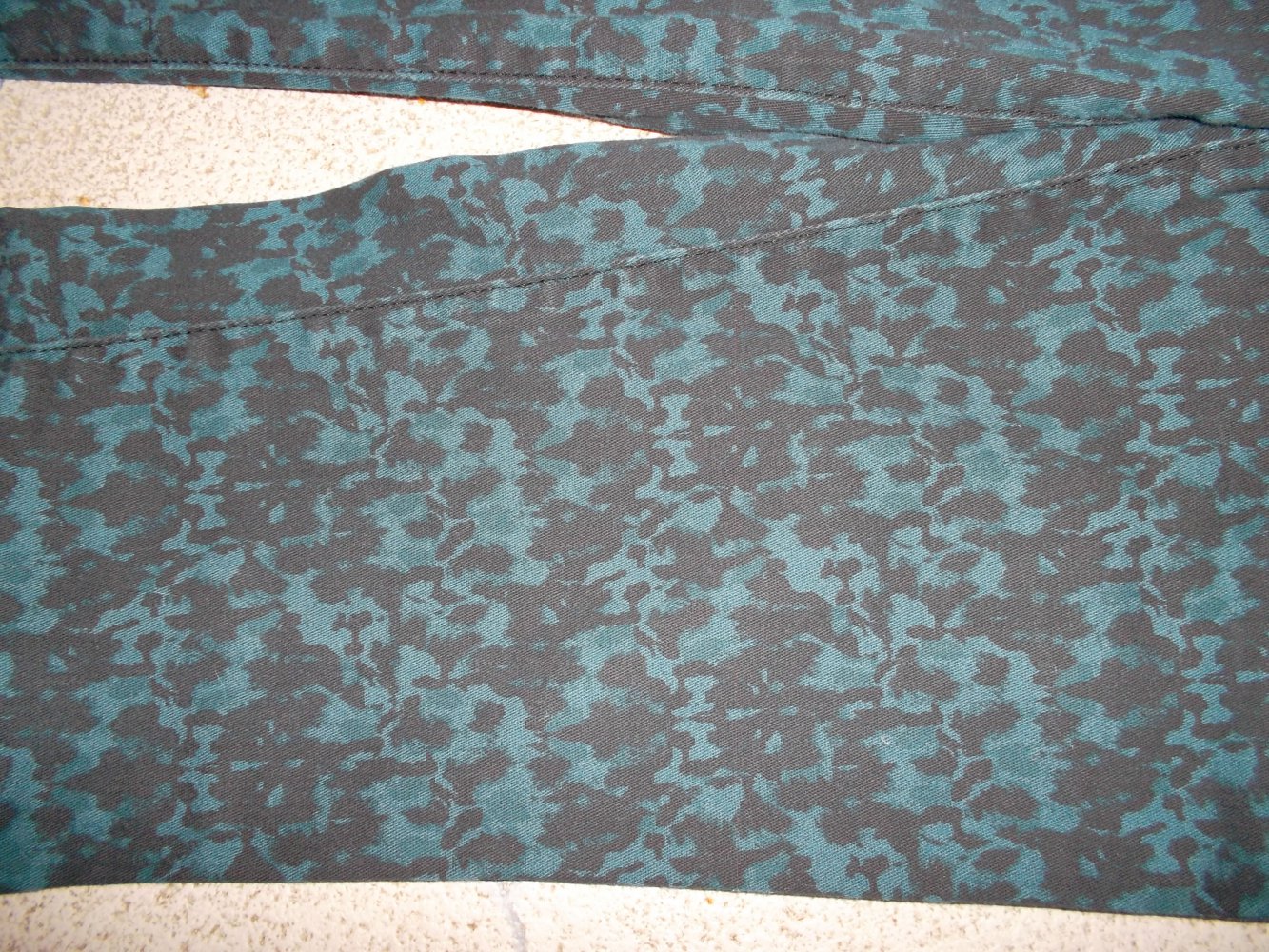 hose,petrol/schwarz,leomuster,grösse 34,h&m