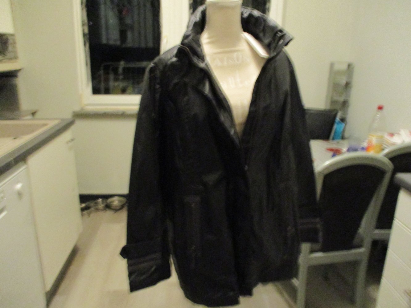 tolle neue longjacke,s.oliver,schwarz,gr 52,kaputze,reißverschluss,knöpfe
