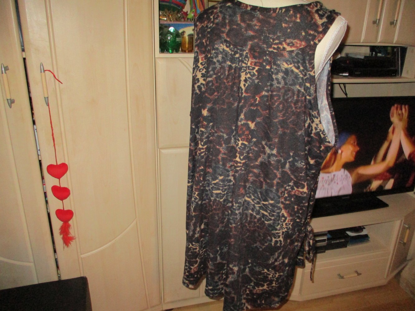 neuwertiges hängerchen/kleidchen,schwarz,braun,beige,grösse 5 xl,janina