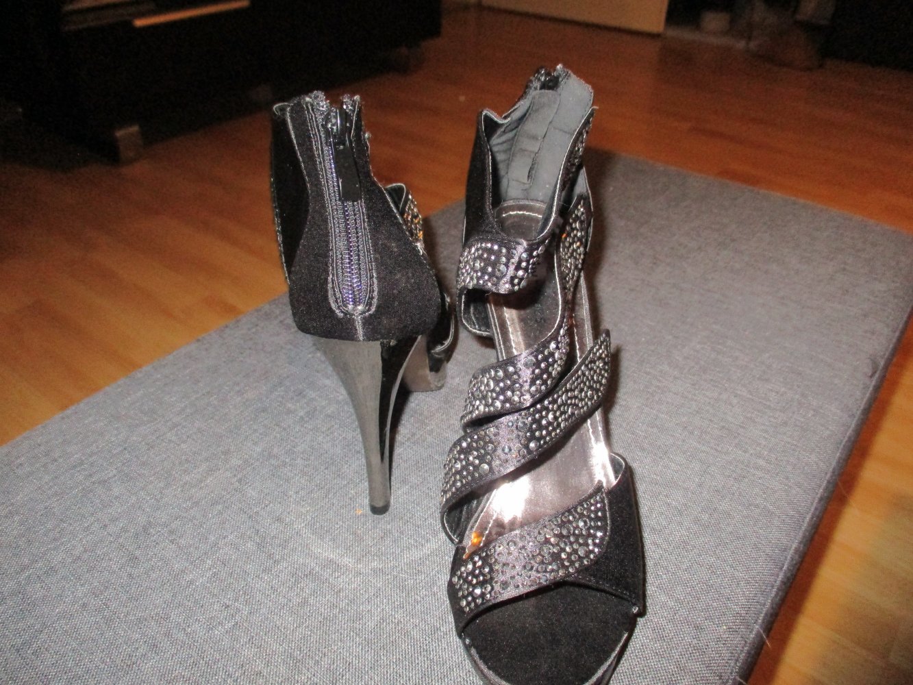 neue high heels,gr 38,schwarz,silber steinchen,reißverschluss