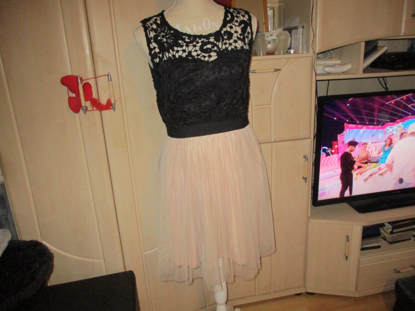neues zauberhaftes kleid,gr.l.schwarz/aprikose,forever 21