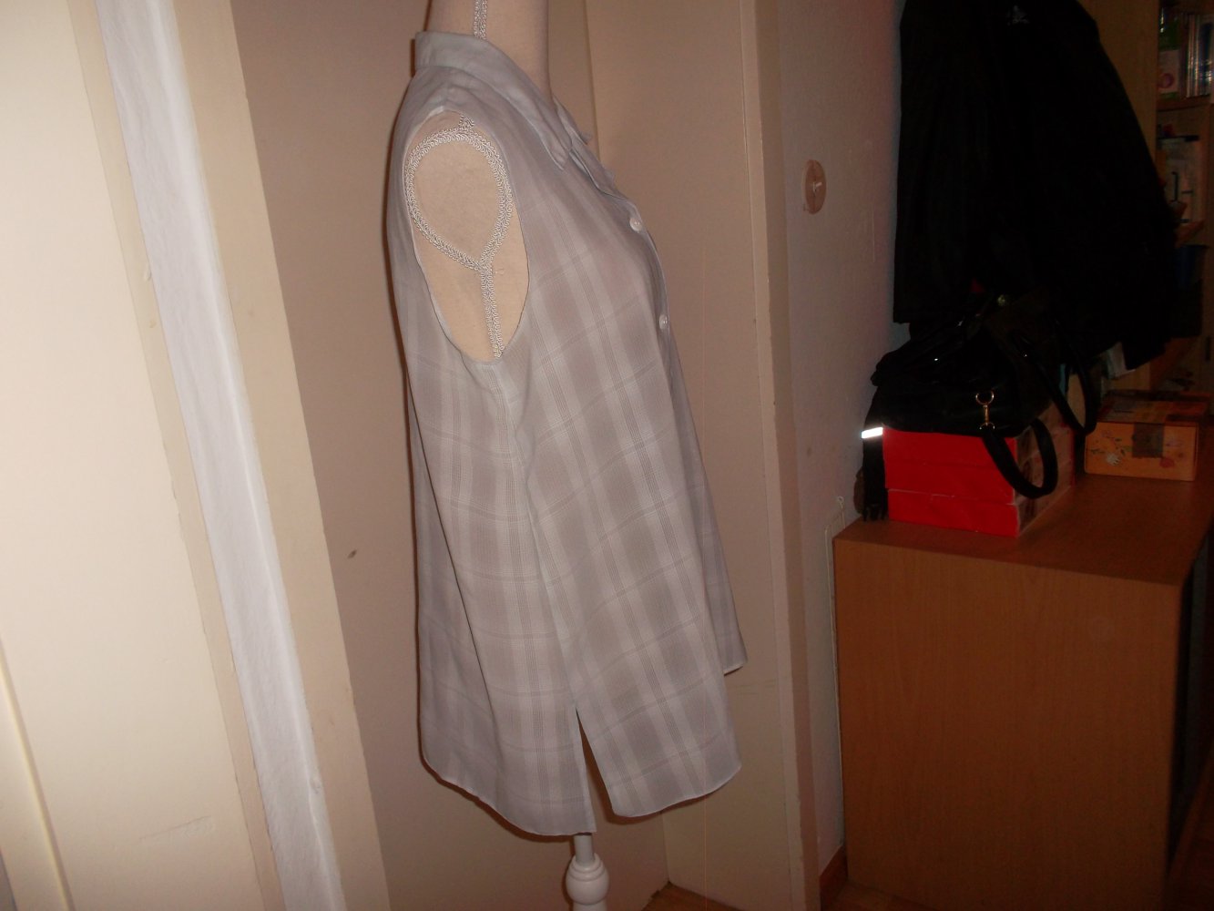 bluse,hellgrau,getreift,gr. l,ärmellos,sehr gut erhalten