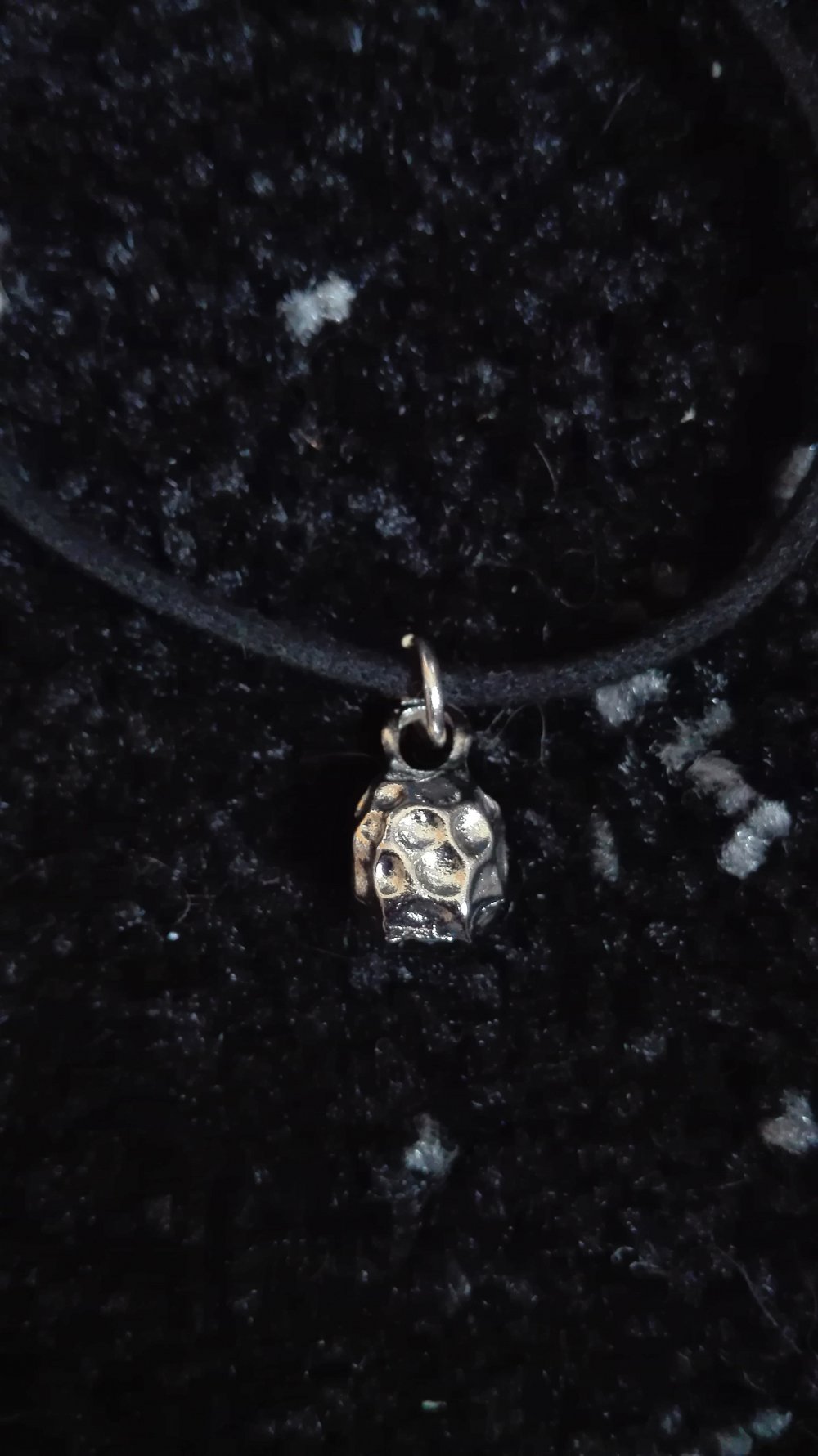 Choker mit Perlenanhänger