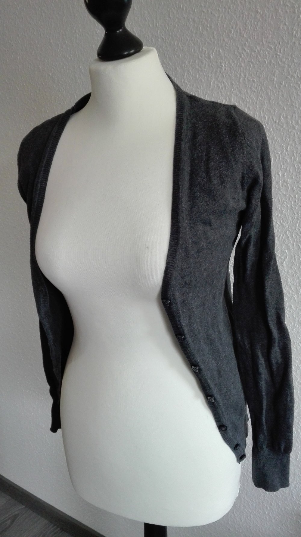 Grauer Cardigan