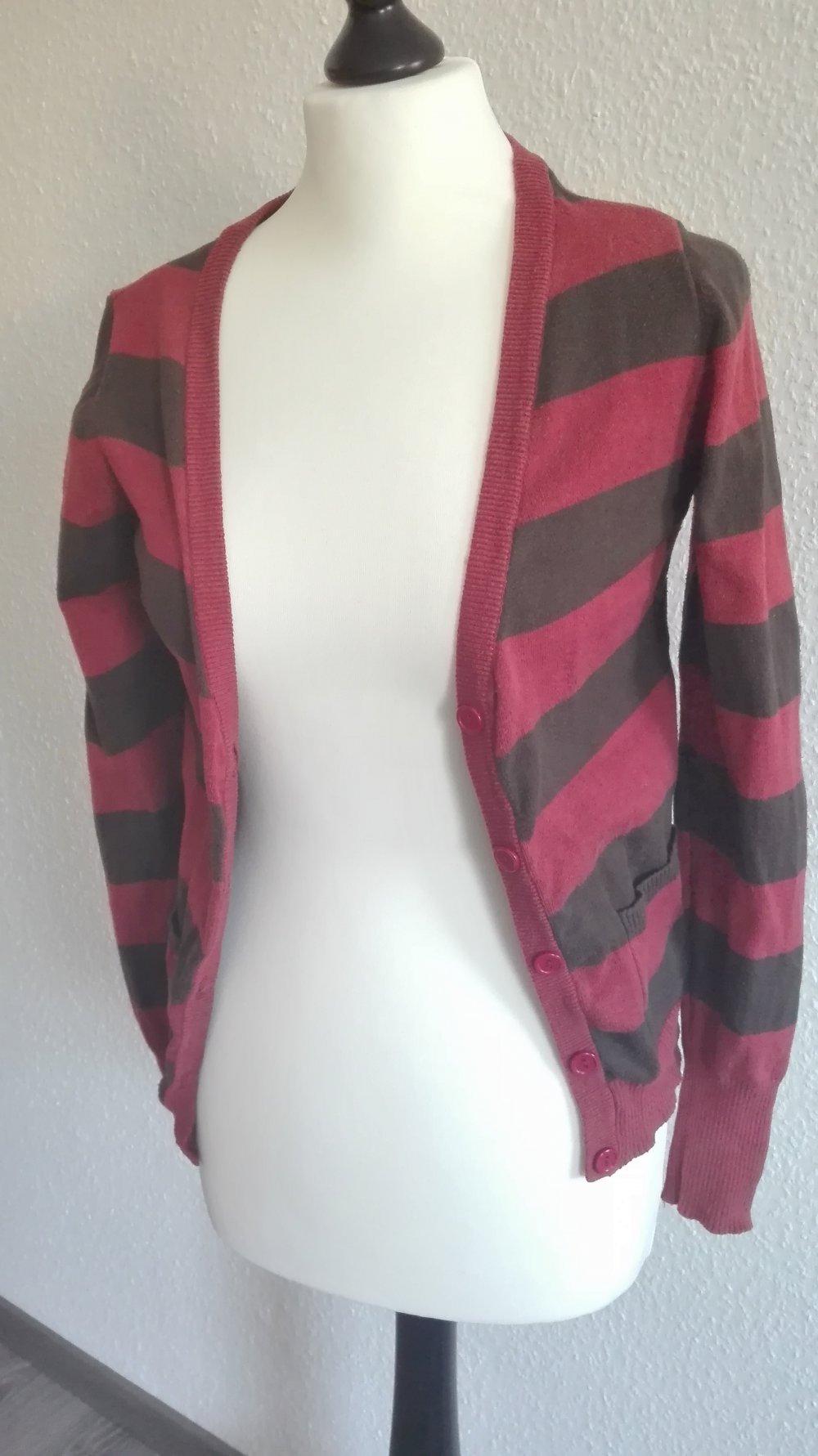 Rot Schwarz gestreifter Cardigan