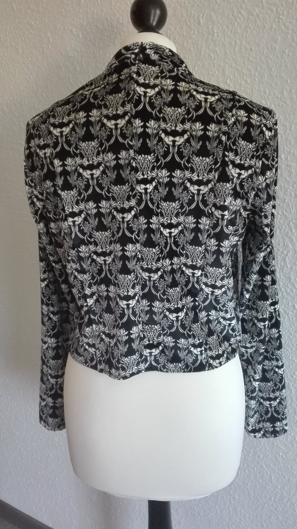 Samt Crop Top mit Stehkragen und Schößchen