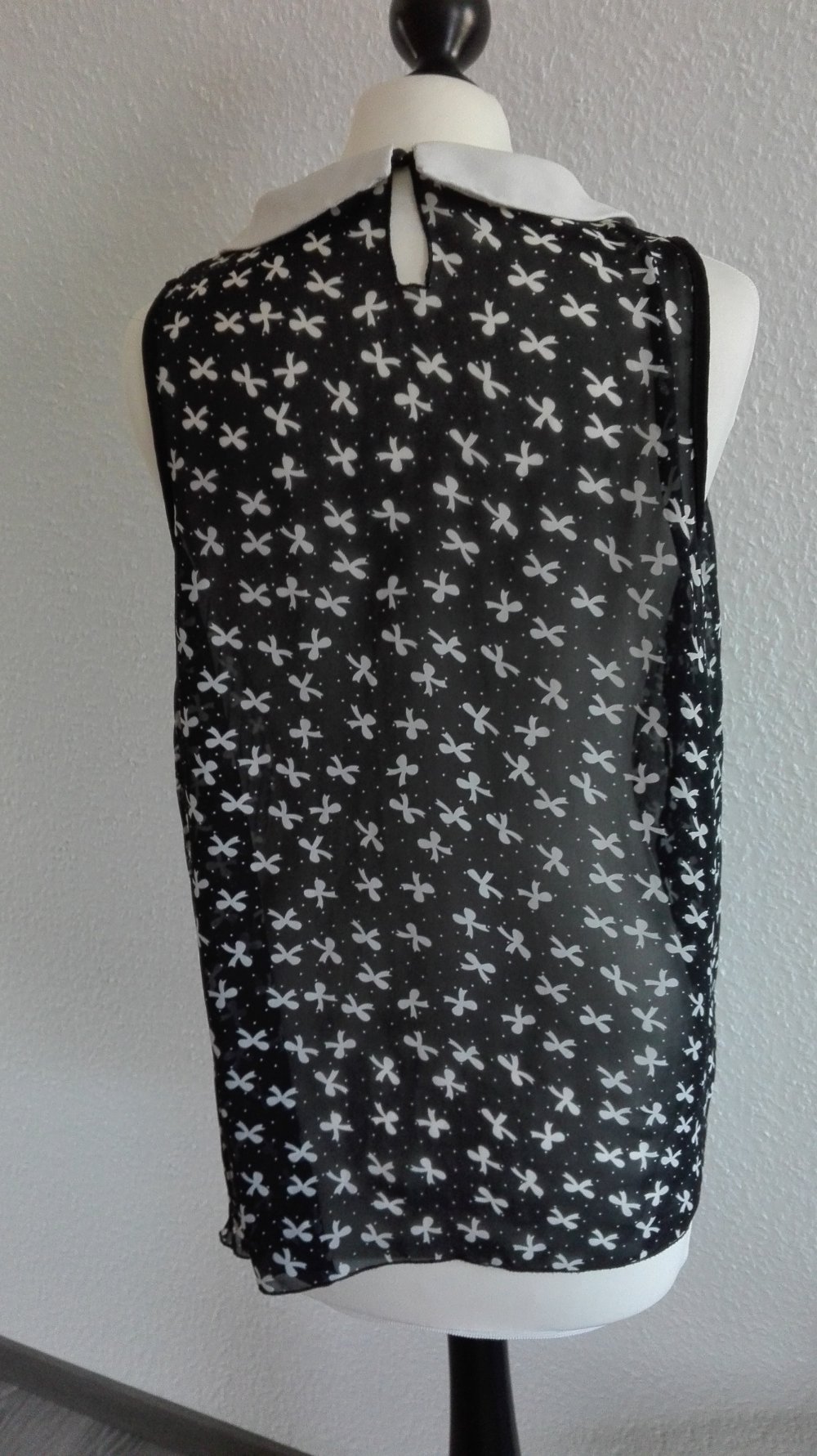 Bluse mit Schleifenmuster