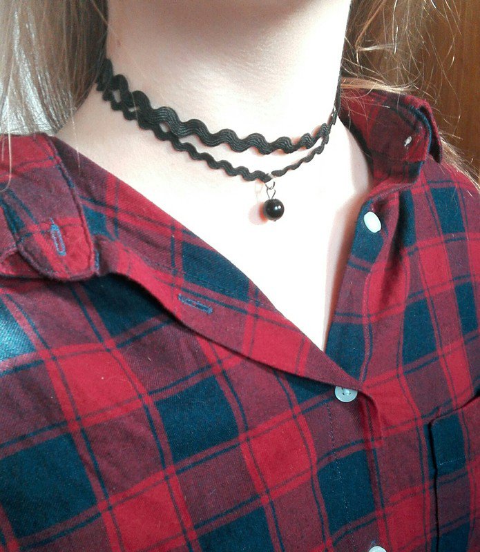 Choker mit Perlenanhänger