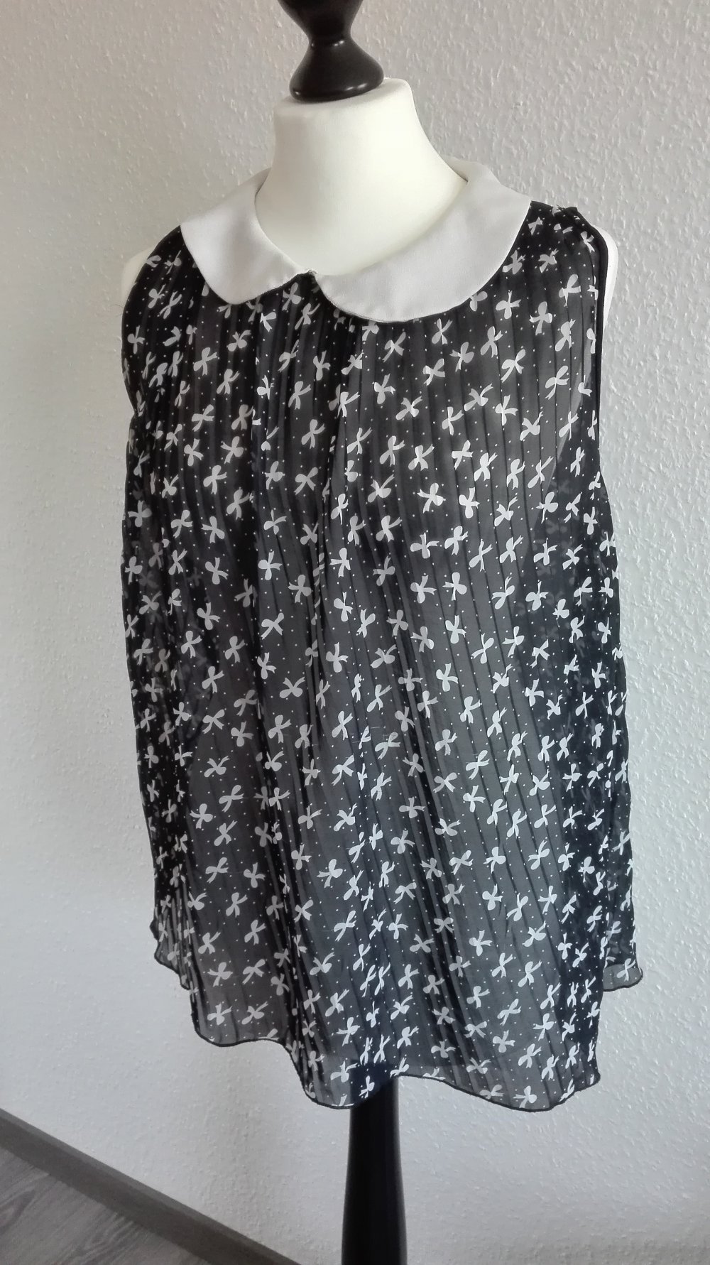 Bluse mit Schleifenmuster