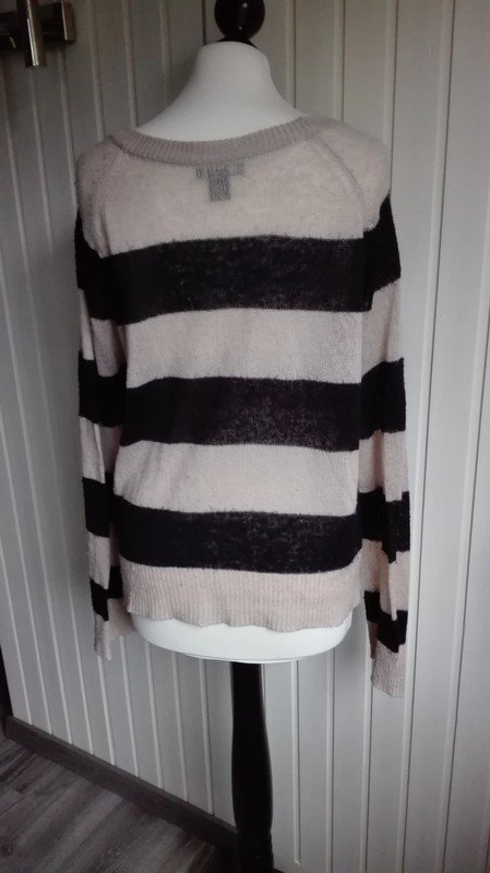 Beige Dunkelblau gestreifter Strickpullover