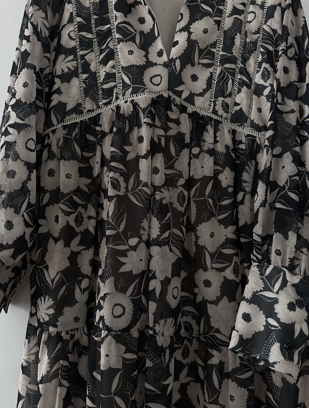 Sehr schickesBlumenkleid