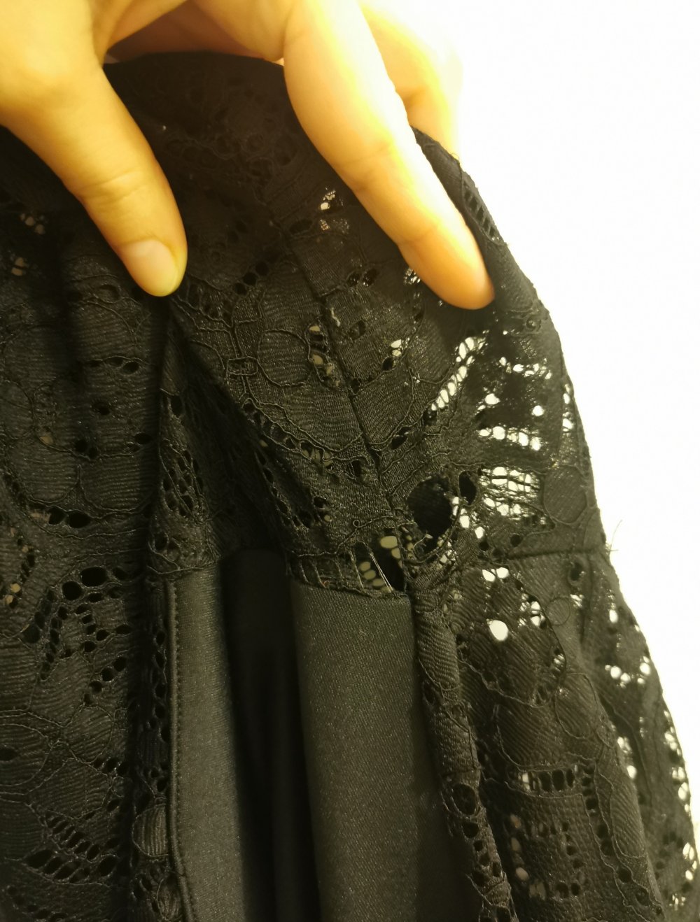 Schönes Spitzen-Peplum von H&M