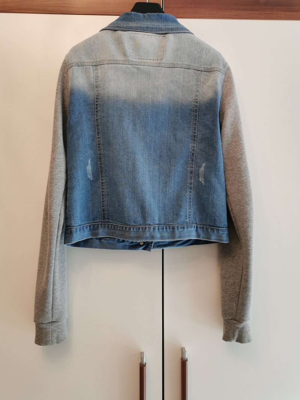 Grau-blaue Jeansjacke