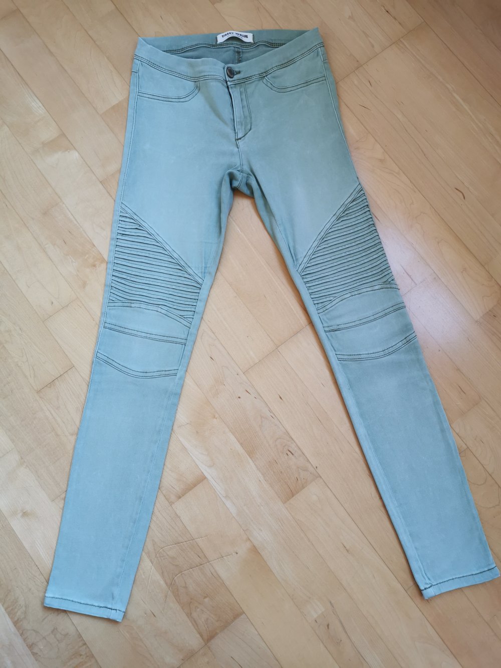 Coole hellgrüne Hose in 36