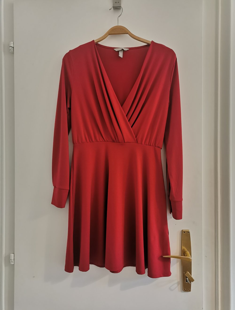 Wunderschönes rotes Kleid